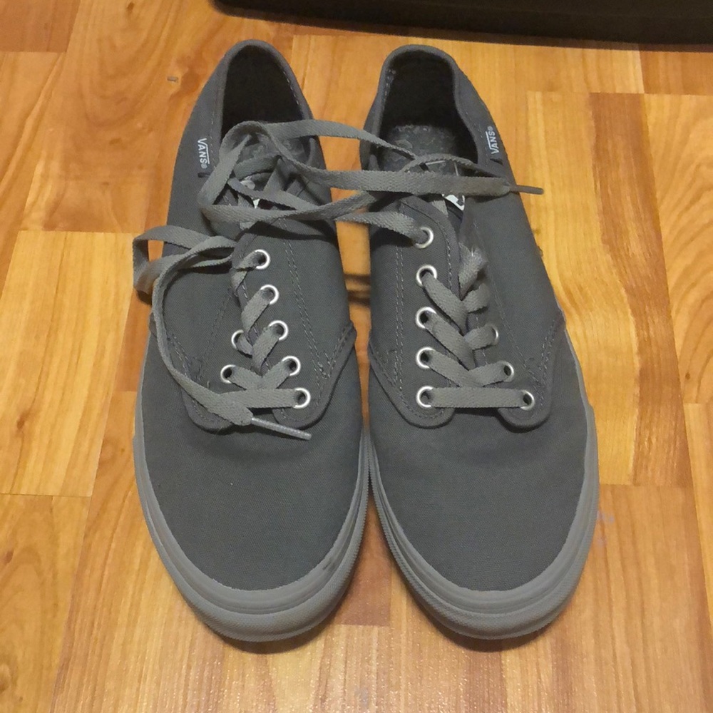 Grey Vans- Woman’s 9- GREAT CONDITION